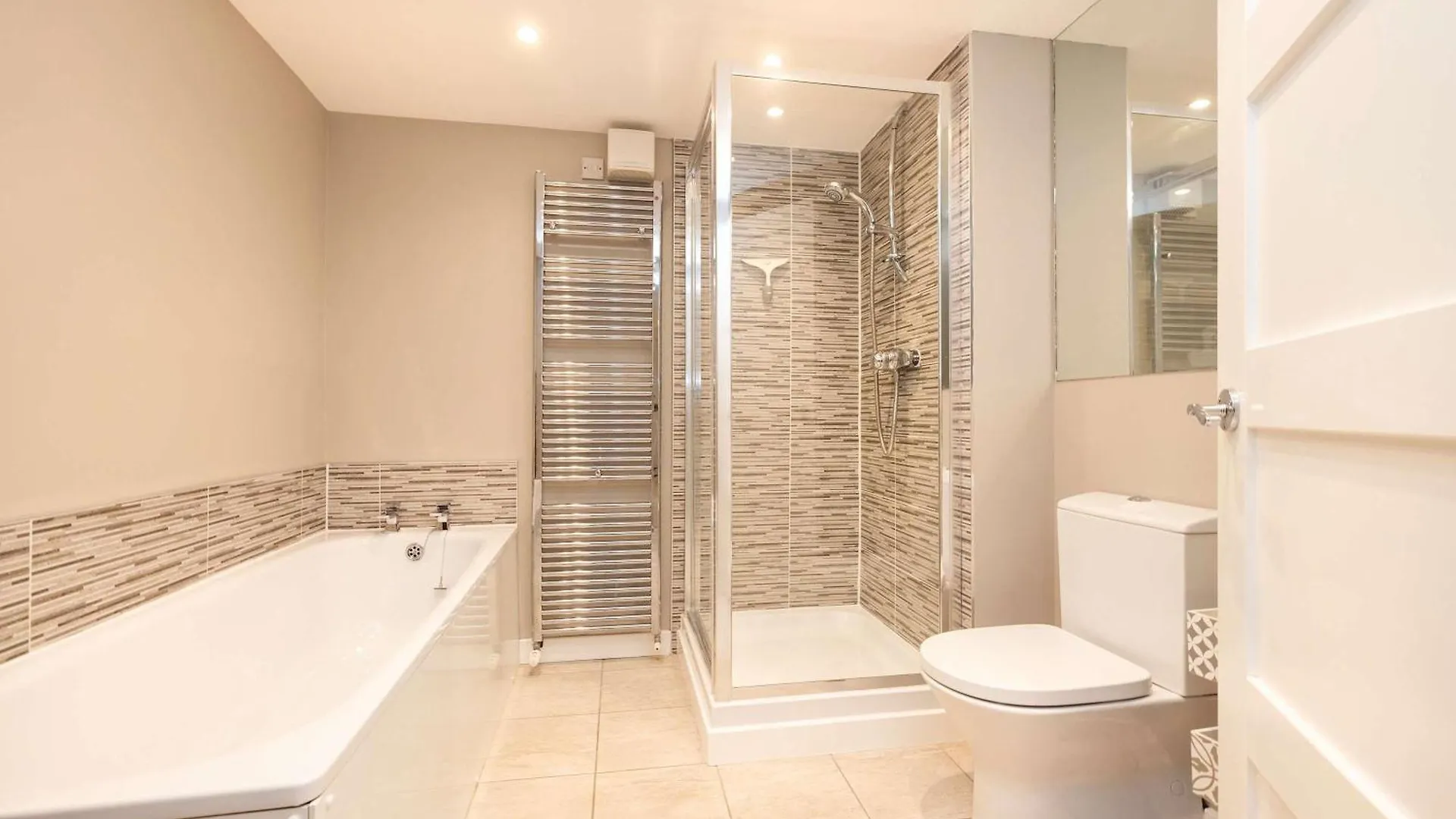 Joivy Secluded Brewery Apartment Edinburgh