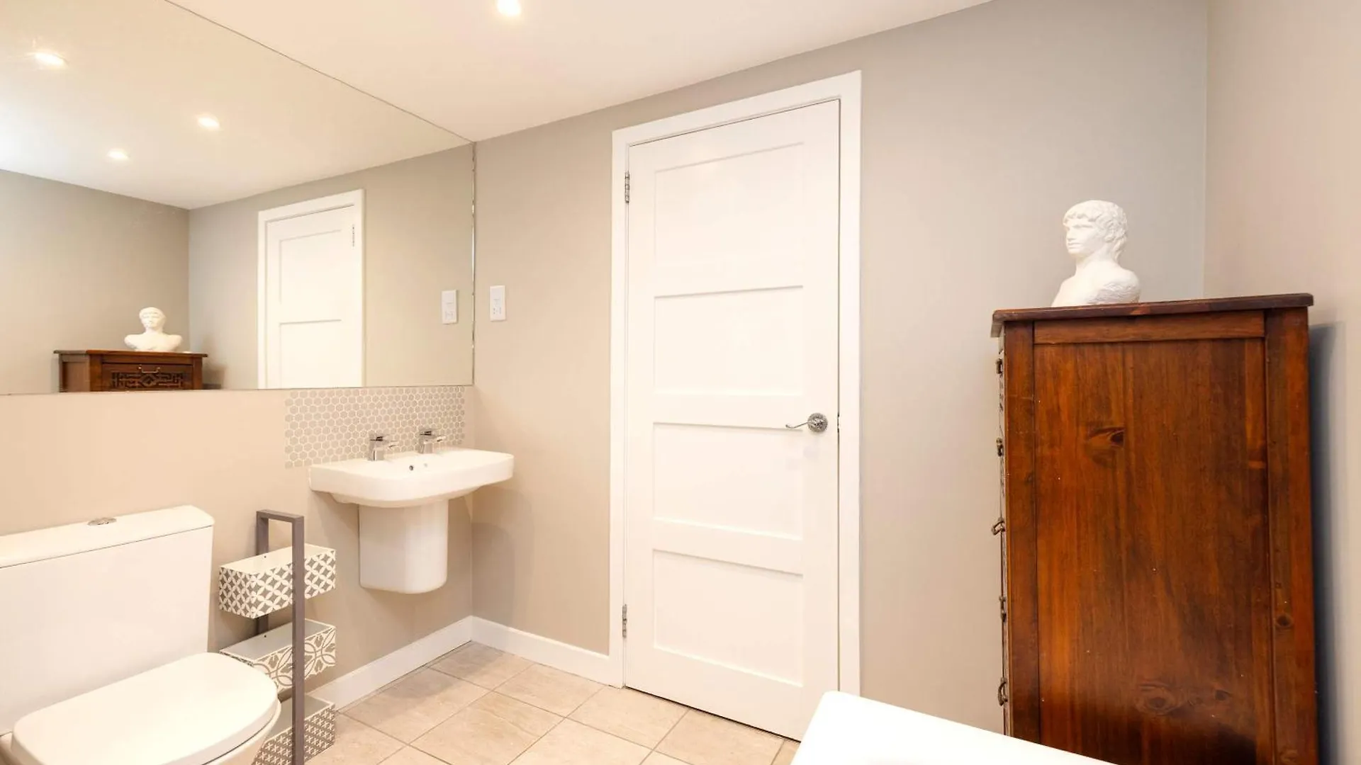 Joivy Secluded Brewery Apartment Edinburgh