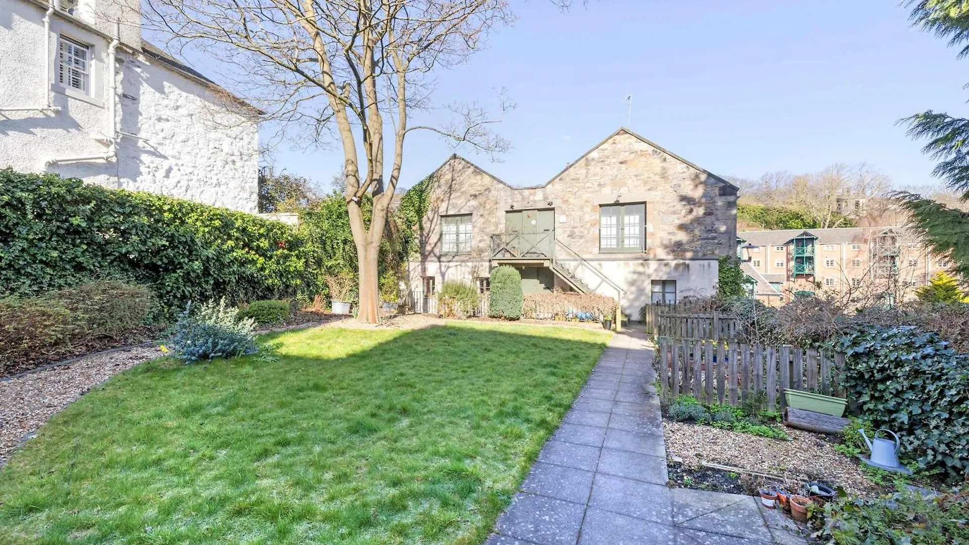 Joivy Secluded Brewery Apartment Edinburgh