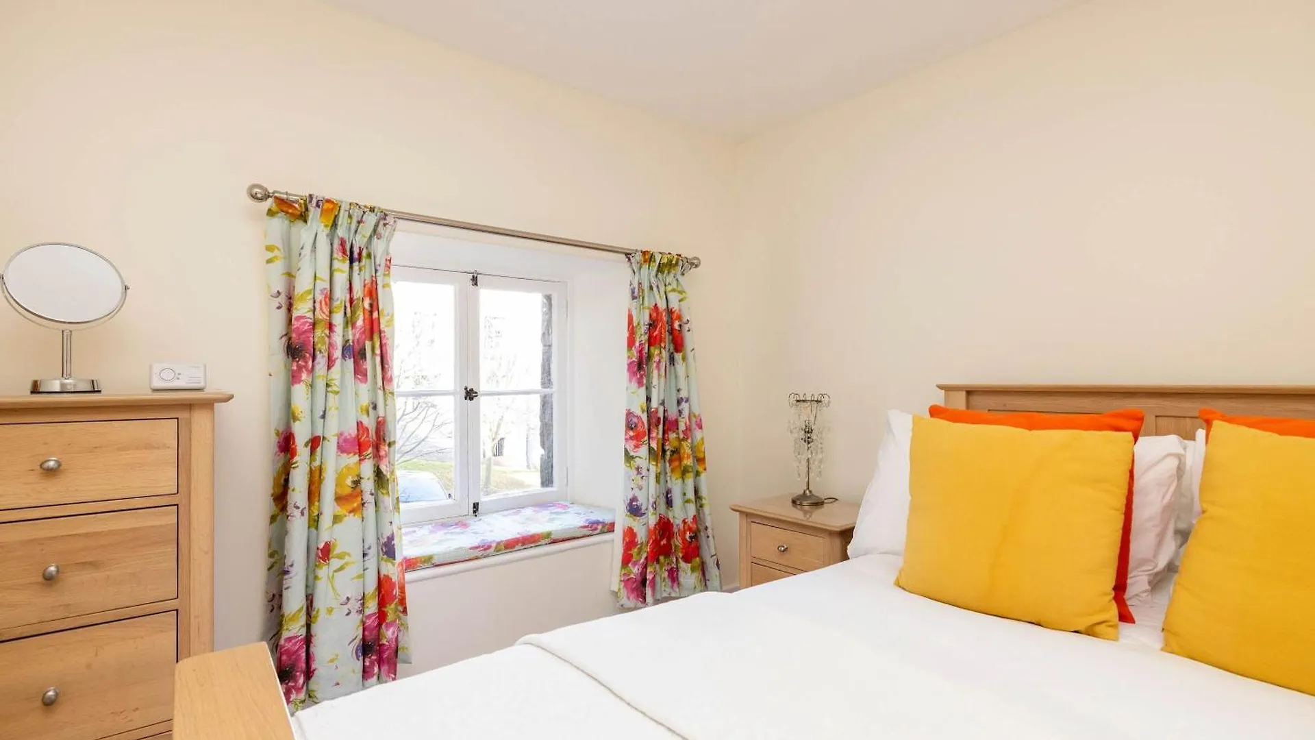 אדינבורו Joivy Secluded Brewery Apartment