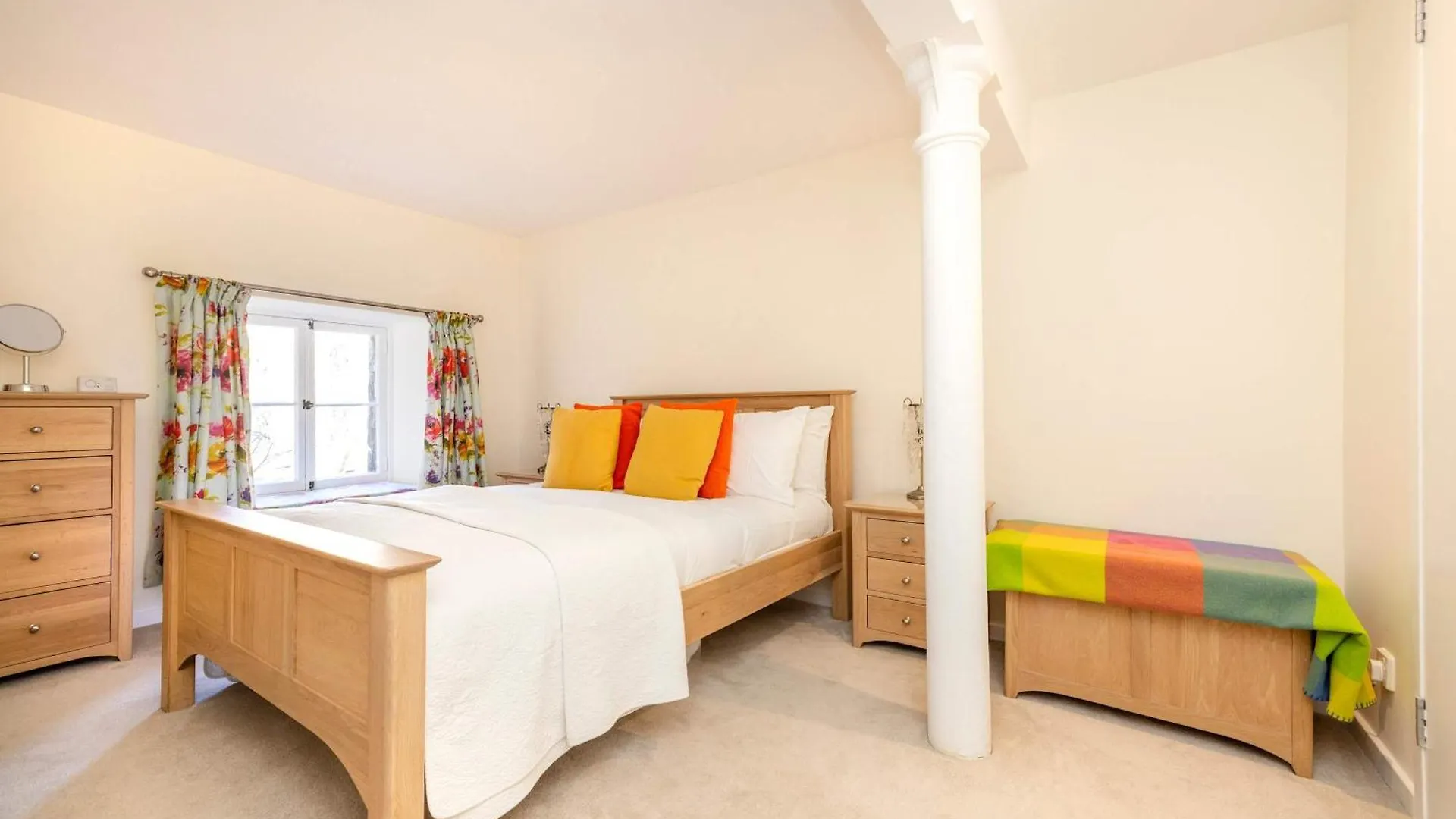 Joivy Secluded Brewery Apartment Edinburgh