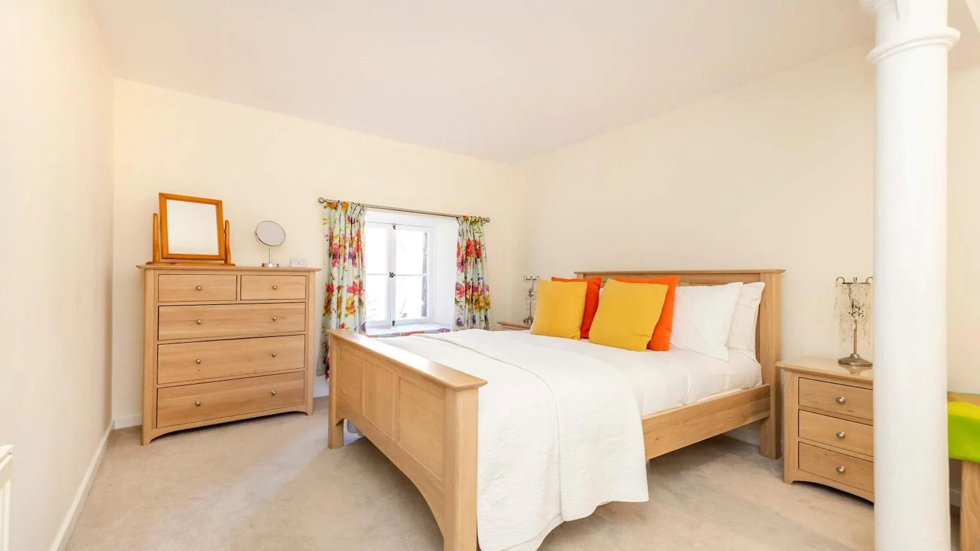 Joivy Secluded Brewery Apartment Edinburgh